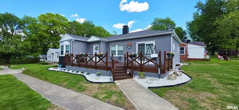 401 E 5th St, Mount Carmel, IL 62863