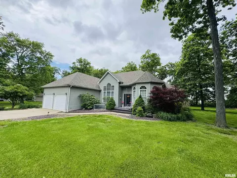 3621 Andrews Ct, Salem, IL 62881