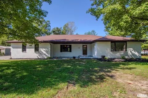 1065 Crystal Rd, West Frankfort, IL 62896