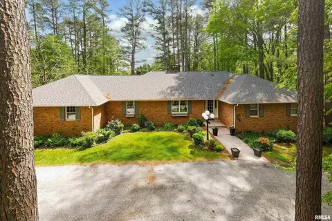 230 Blue Moon Rd, Carbondale, IL 62901