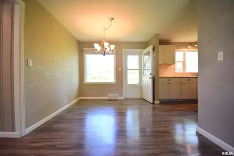 15841 E Fairfield Rd, Mount Vernon, IL 62864 photo 5