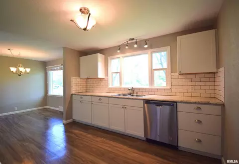 15841 E Fairfield Rd, Mount Vernon, IL 62864 photo 8