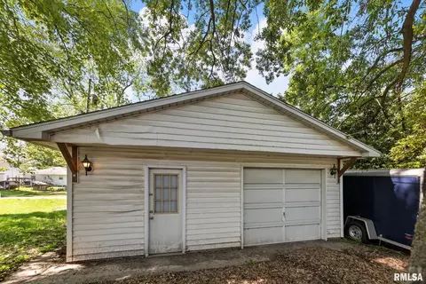 515 E Calumet St, Centralia, IL 62801 photo 6