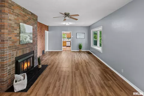 515 E Calumet St, Centralia, IL 62801 photo 11
