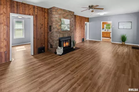 515 E Calumet St, Centralia, IL 62801 photo 10