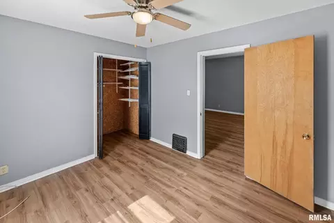 515 E Calumet St, Centralia, IL 62801 photo 25