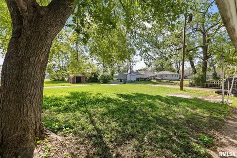 515 E Calumet St, Centralia, IL 62801 photo 5
