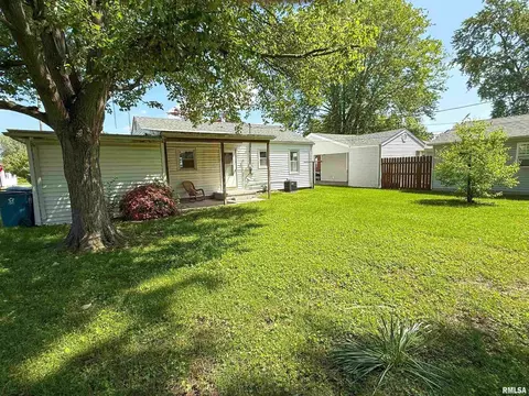 225 Hickory St, Flora, IL 62839 photo 5