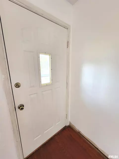 225 Hickory St, Flora, IL 62839 photo 12