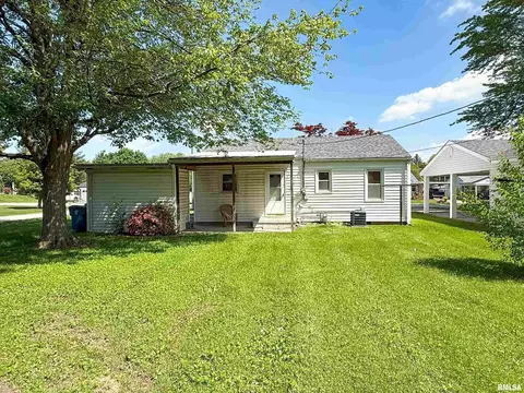225 Hickory St, Flora, IL 62839 photo 9