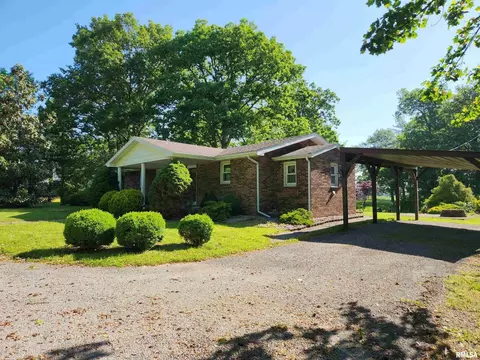 6535 E Yale Rd, Woodlawn, IL 62898