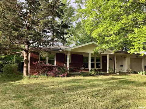 1404 W Taylor Dr, Carbondale, IL 62901