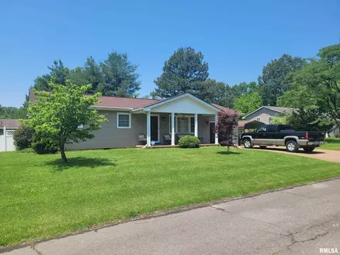 2101 Greenview Dr, Metropolis, IL 62960