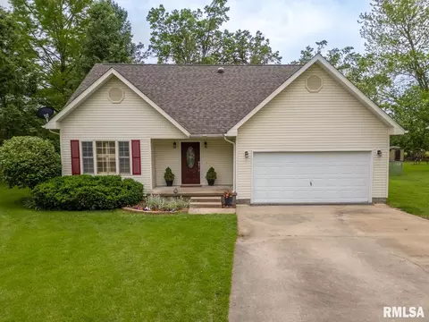 1021 Meadowlark Dr, Carterville, IL 62918