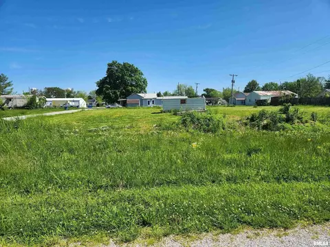 64 S 2nd St, Ashley, IL 62808 photo 2