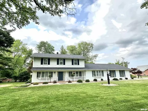 1 Estate Dr, Centralia, IL 62801