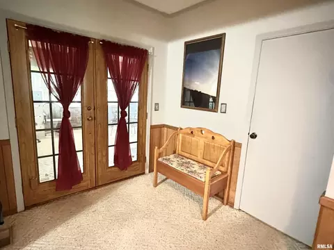 Entry Way - 1 Estate Dr, Centralia, IL 62801 photo 1 of 2
