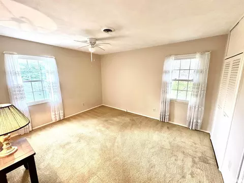 Bedroom - 1 Estate Dr, Centralia, IL 62801 photo 5 of 5