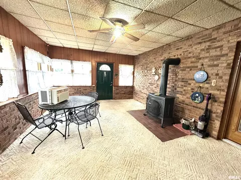 Exterior - 1 Estate Dr, Centralia, IL 62801 photo 6 of 11