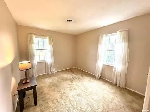 Bedroom - 1 Estate Dr, Centralia, IL 62801 photo 4 of 5