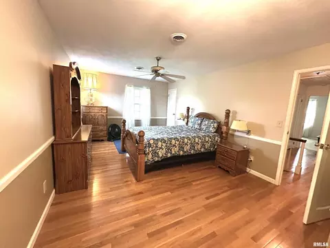 Bedroom - 1 Estate Dr, Centralia, IL 62801 photo 1 of 5