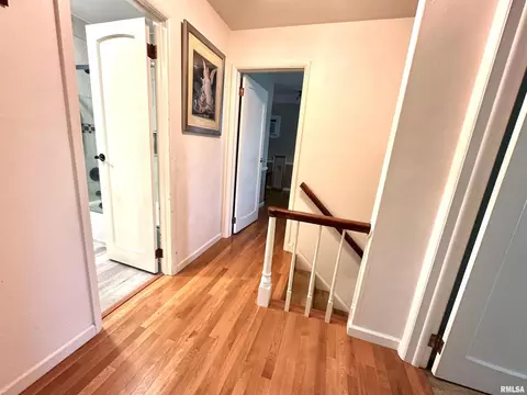 Entry Way - 1 Estate Dr, Centralia, IL 62801 photo 2 of 2