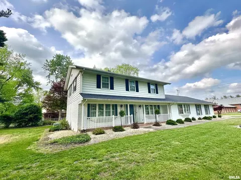 Exterior - 1 Estate Dr, Centralia, IL 62801 photo 2 of 11