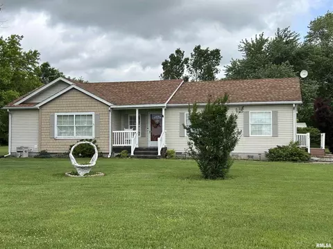 17737 Four Mile Ln, West Frankfort, IL 62896