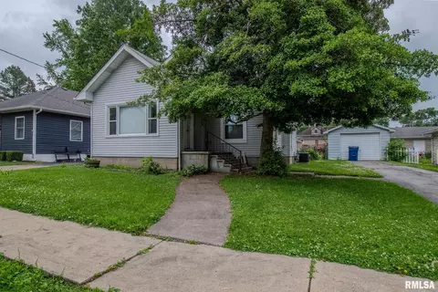 1206 E Oak St, West Frankfort, IL 62896