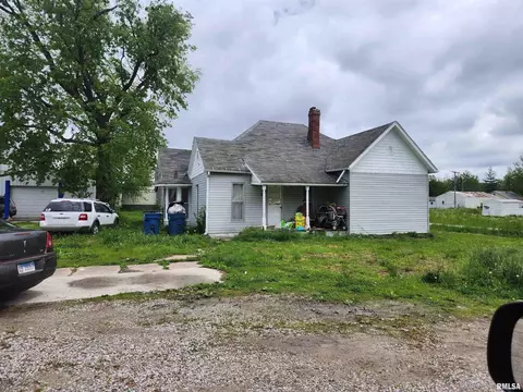 177 E White St, Ashley, IL 62808