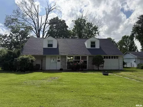 19 Park Ln, Centralia, IL 62801