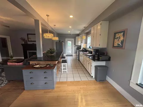 Kitchen - 680 Stratton St, Chester, IL 62233 photo 1 of 1