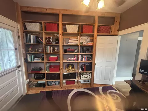 Entry Way - 680 Stratton St, Chester, IL 62233 photo 2 of 2