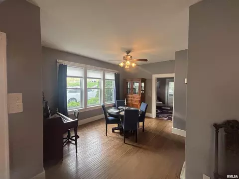 Dining - 680 Stratton St, Chester, IL 62233 photo 1 of 2