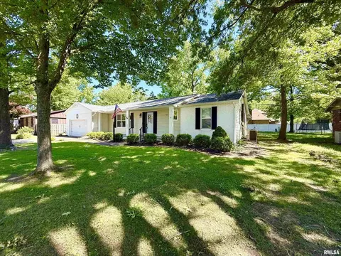 3005 W Woodlawn Pl, Marion, IL 62959