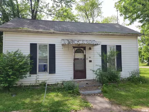 85 N 5th St, Ashley, IL 62808