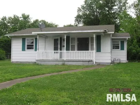 718 E Union St, Marion, IL 62959