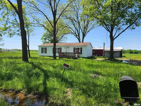 1124 Gary Ave, Centralia, IL 62801