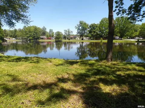 408 E Jackson St, Desoto, IL 62924