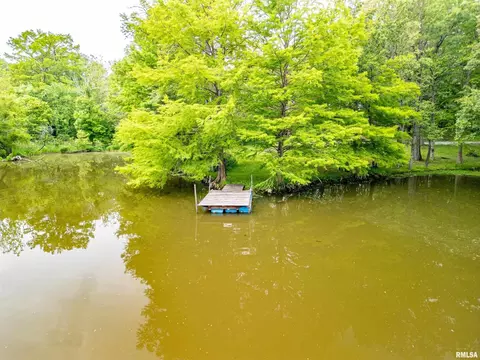 8328 Club Ln, Alma, IL 62807