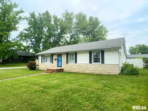 500 S Pennsylvania Ave, Carterville, IL 62918