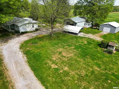 1 Willow Ln, De Soto, IL 62924
