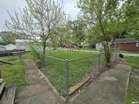 Exterior - 1201 E Noleman St, Centralia, IL 62801 photo 2 of 2