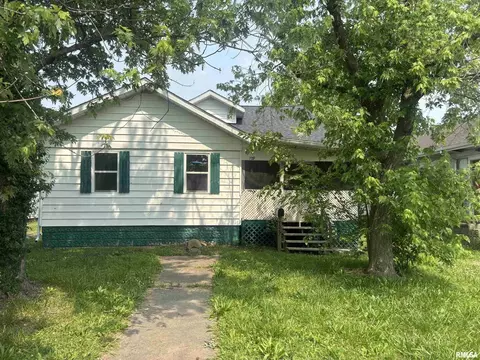 709 S Virginia St, Marion, IL 62959
