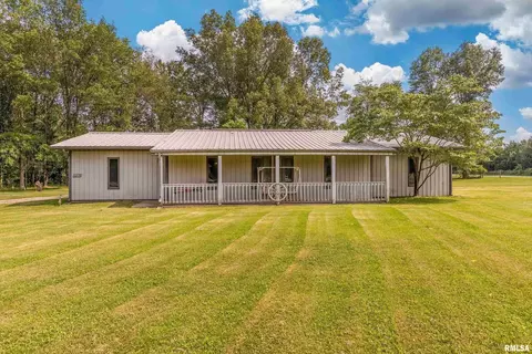 5378 Center St, Mulkeytown, IL 62865