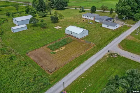16485 E Robin Rd, Mount Vernon, IL 62864 photo 2