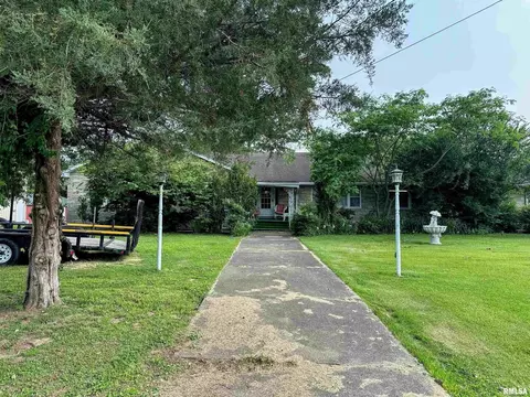 1011 W Goodall St, Marion, IL 62959