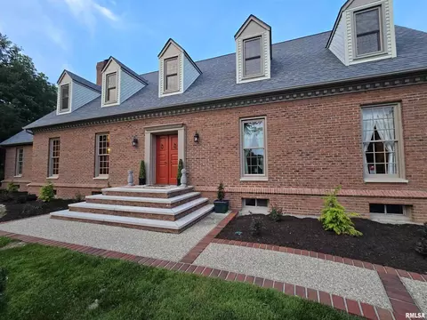 14426 N Old Centralia Ln, Mount Vernon, IL 62864