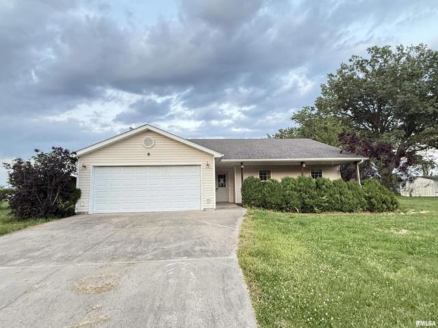 710 Creekside Ln, De Soto, IL 62924