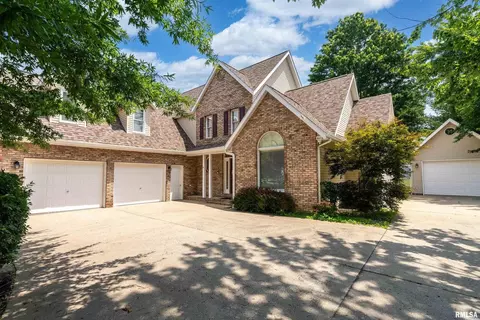 1803 N Dawn Dr, Marion, IL 62959